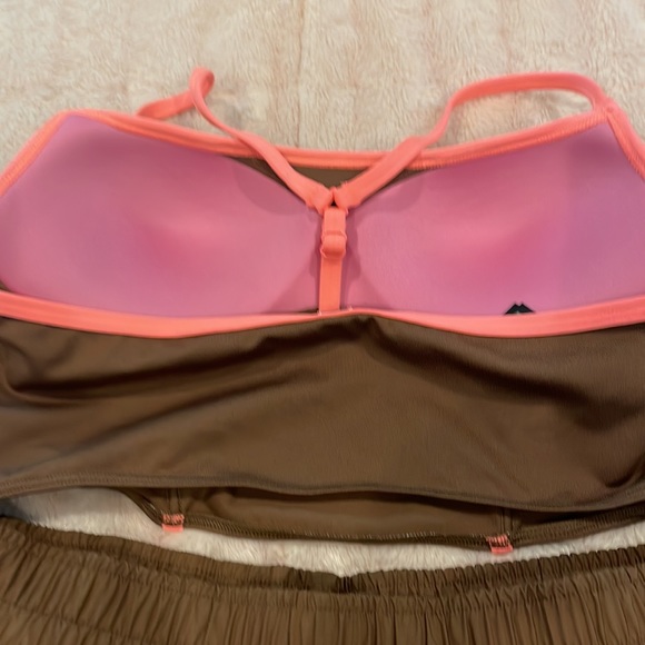 Victoria Secret active set. - Picture 3 of 8